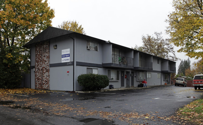 Walnut Apartments in Vancouver, WA - Building Photo - Building Photo