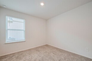 31327 Heddington Ln in Fulshear, TX - Building Photo