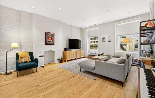 44 W 17th St in New York, NY - Building Photo - Building Photo