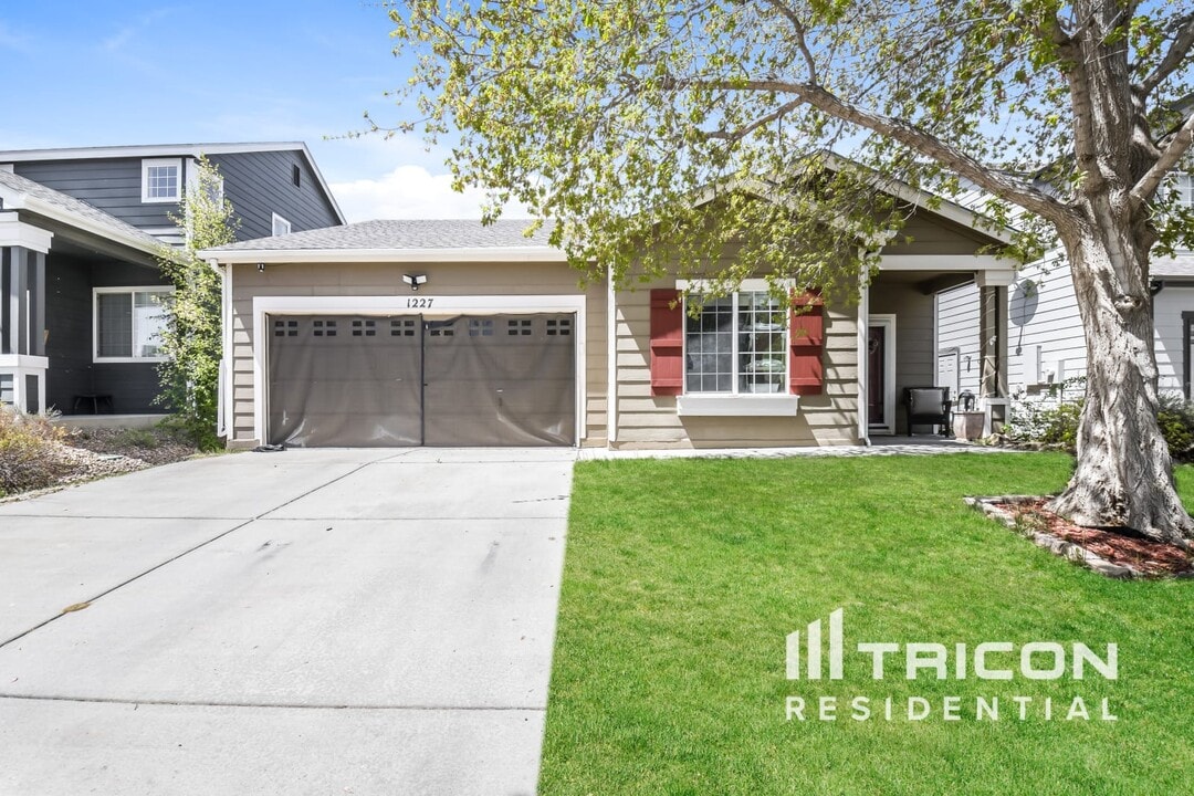 1227 101st Ave Ct in Greeley, CO - Building Photo