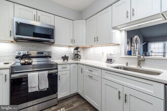 42 Dogwood Ln in Horsham, PA - Building Photo - Building Photo