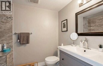 17 Ridgeview Ave in St Catharines, ON - Building Photo - Building Photo