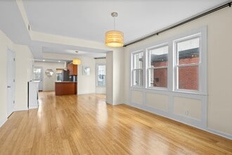 37 E 35th St in Bayonne, NJ - Building Photo - Building Photo
