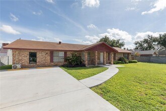 3316 Palenque Dr in McAllen, TX - Building Photo - Building Photo