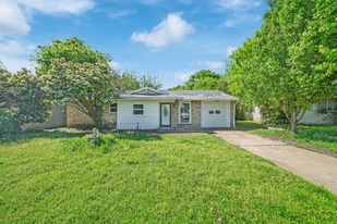 4622 Bayview Dr in Dallas, TX - Building Photo