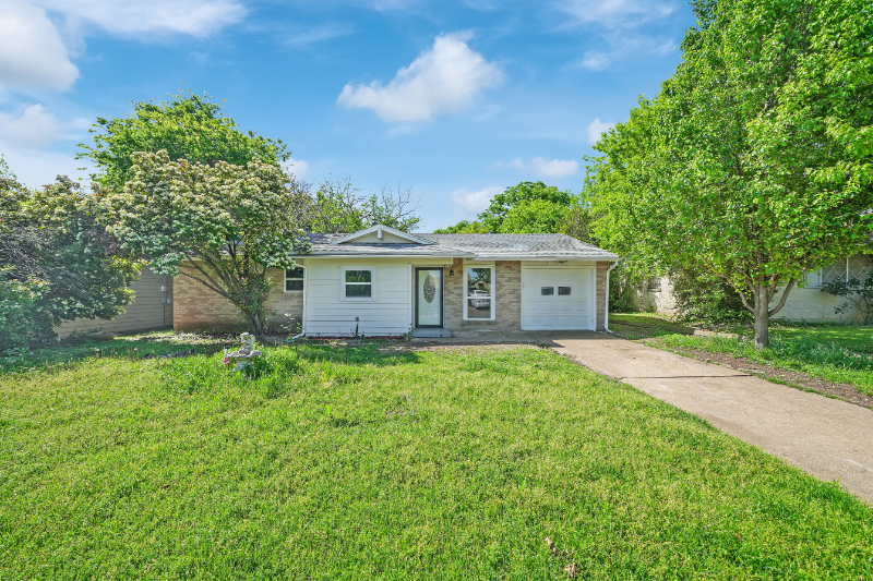 4622 Bayview Dr in Dallas, TX - Foto de edificio