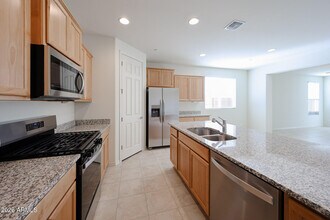 13610 W Copper Leaf Ln in Peoria, AZ - Building Photo - Building Photo