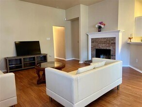 5009 Bay View in Garland, TX - Building Photo - Building Photo