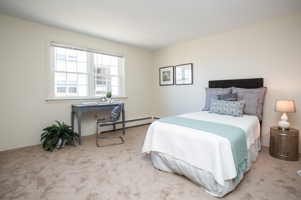 Parlmont Park Apartments in Billerica, MA