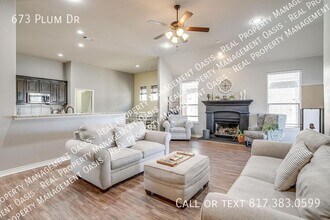 673 Plum Dr in Burleson, TX - Building Photo - Building Photo