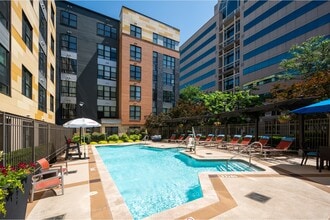 The Julian at Fair Lakes in Fairfax, VA - Foto de edificio - Building Photo