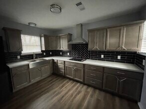 2478 San Jacinto St in Beaumont, TX - Building Photo - Building Photo