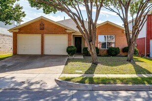 8304 Horse Whisper Ln in Fort Worth, TX - Building Photo