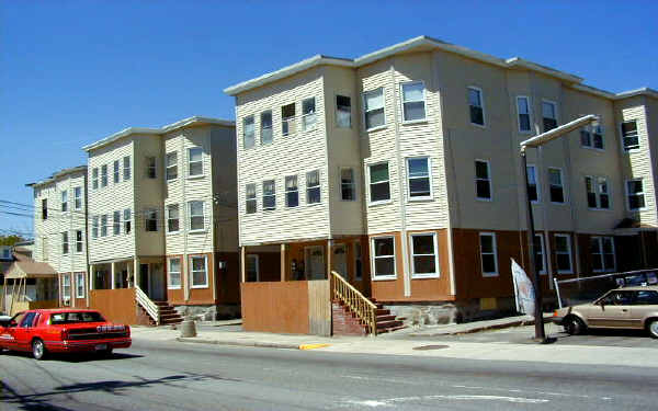 586-594 Andover St in Lawrence, MA - Foto de edificio - Building Photo