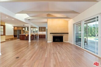 2670 Carmar Dr in Los Angeles, CA - Building Photo - Building Photo