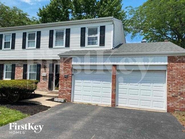 property at 1940 Edgewater Dr