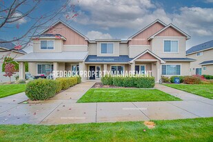 2230 N Country Vista Blvd in Liberty Lake, WA - Building Photo