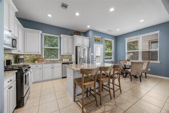 122 Cheswood Forest Dr in Montgomery, TX - Foto de edificio - Building Photo