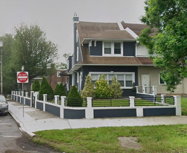 5115 E Roosevelt Blvd