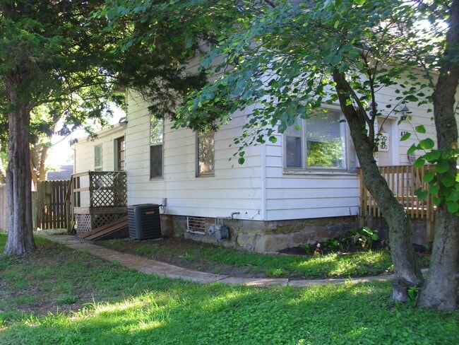 432 W Jefferson St in Macomb, IL - Building Photo - Building Photo