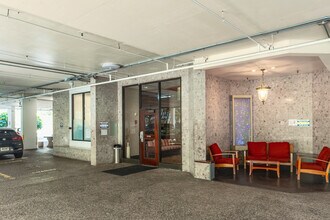 Waikiki Marina Towers in Honolulu, HI - Foto de edificio - Building Photo