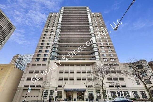 property at 33 W Delaware Pl