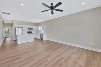 357 Turnpike Rd in Andover, KS - Building Photo - Building Photo