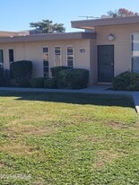 10060 W Royal Oak Rd in Sun City, AZ - Building Photo