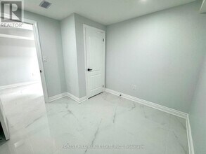 15 Drizzel Cres in Richmond Hill, ON - Building Photo - Building Photo