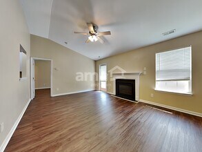 224 N Fuquay Springs Ave in Fuquay Varina, NC - Building Photo - Building Photo