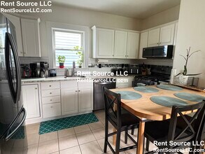 72 Allston St, Unit 2 in Cambridge, MA - Building Photo - Building Photo