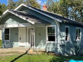 810 Aganier Ave, Unit 2 in San Antonio, TX - Building Photo