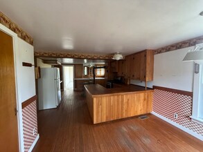 23217 Village Rd in Unionville, VA - Foto de edificio - Building Photo