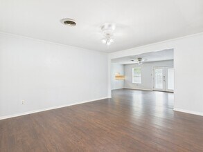 1402 Village Dr in College Station, TX - Building Photo - Building Photo