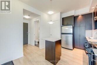 181-1181 Wynford Dr in Toronto, ON - Building Photo - Building Photo