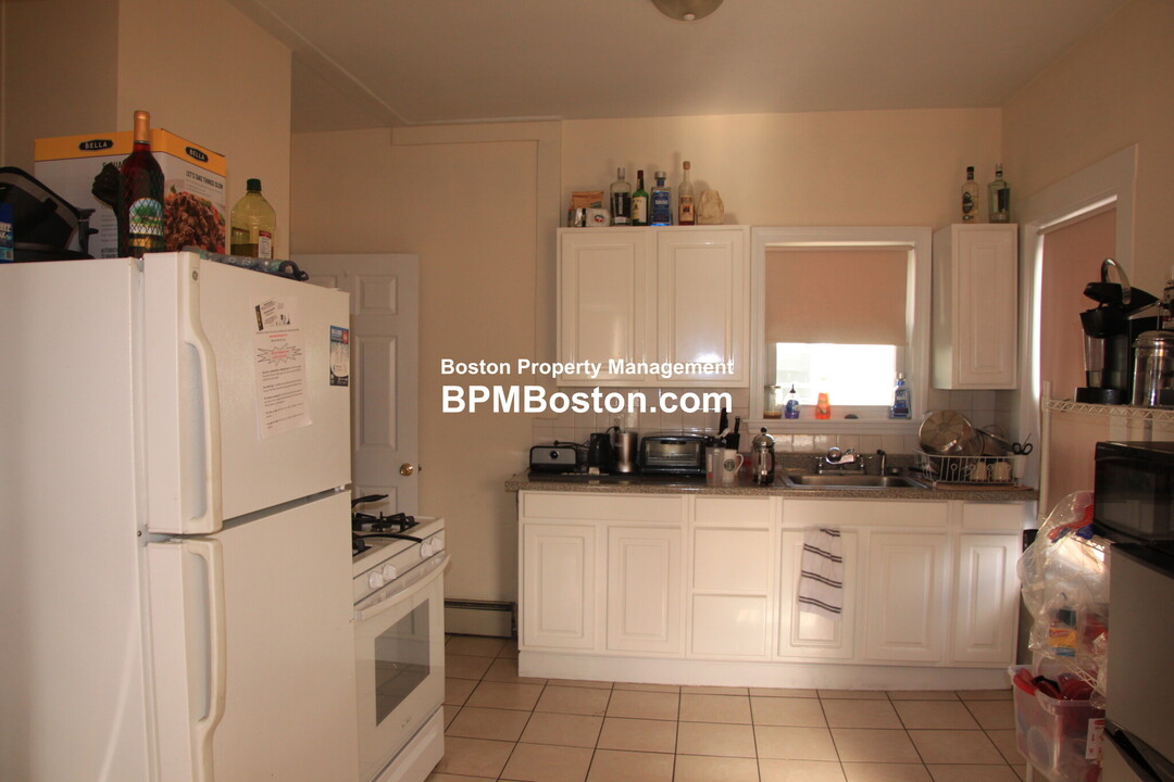 76 Hano St, Unit 76 in Boston, MA - Building Photo