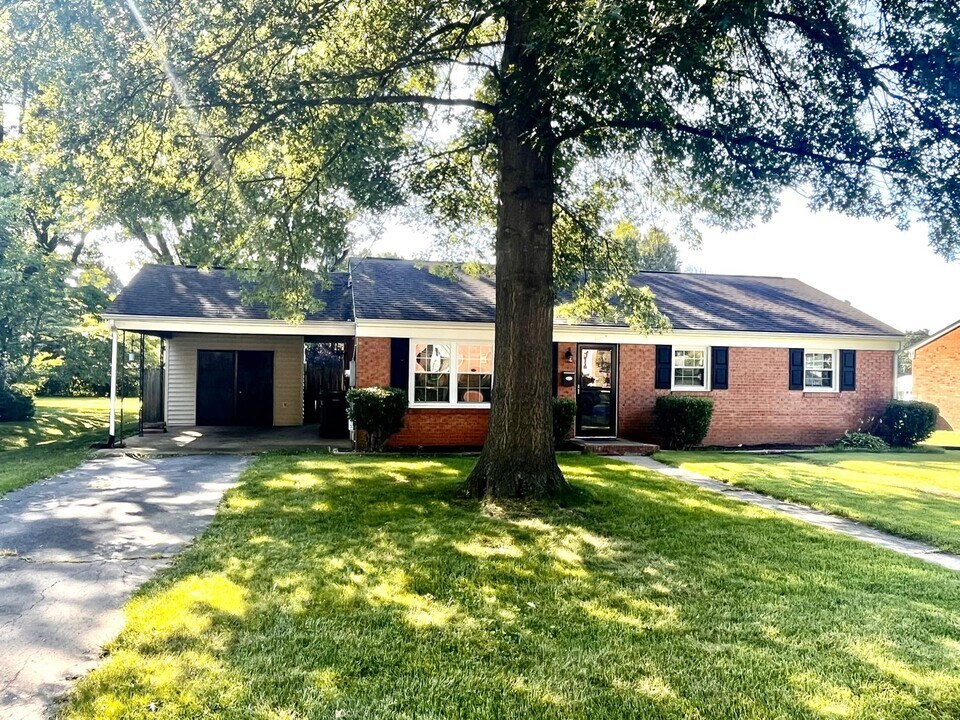 406 Barbee St in Bridgewater, VA - Building Photo