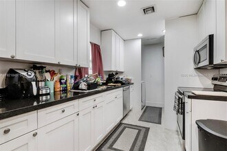 219 NW 7th Ct in Hallandale Beach, FL - Building Photo - Building Photo