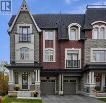 1 Ingleside St in Vaughan, ON - Building Photo