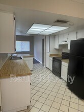 3017 Whispering Dr N in Largo, FL - Building Photo - Building Photo