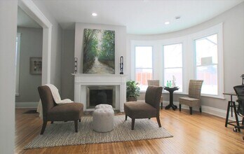 220 E 27th St in Minneapolis, MN - Building Photo - Building Photo