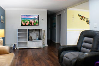 7479 SE Eagle Ave in Hobe Sound, FL - Building Photo - Building Photo