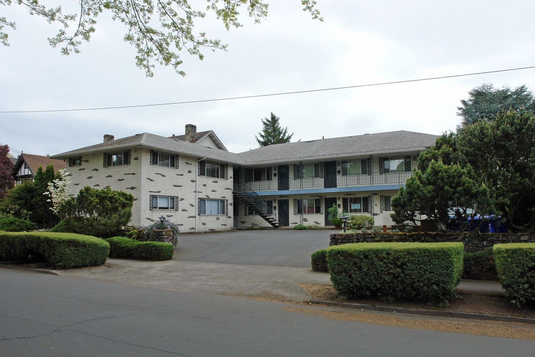 1700-1718 NE Tillamook St in Portland, OR - Building Photo