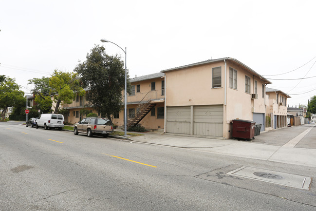 243-245 N Adams St in Glendale, CA - Building Photo - Building Photo