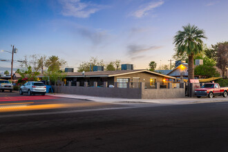 2223 E Roosevelt St in Phoenix, AZ - Building Photo - Building Photo