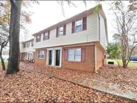 5812 Hunting Ridge Ln