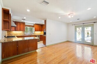 4385 Camellia Ave in Los Angeles, CA - Building Photo - Building Photo