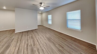 12612 Carrara Ln in Yukon, OK - Building Photo - Building Photo