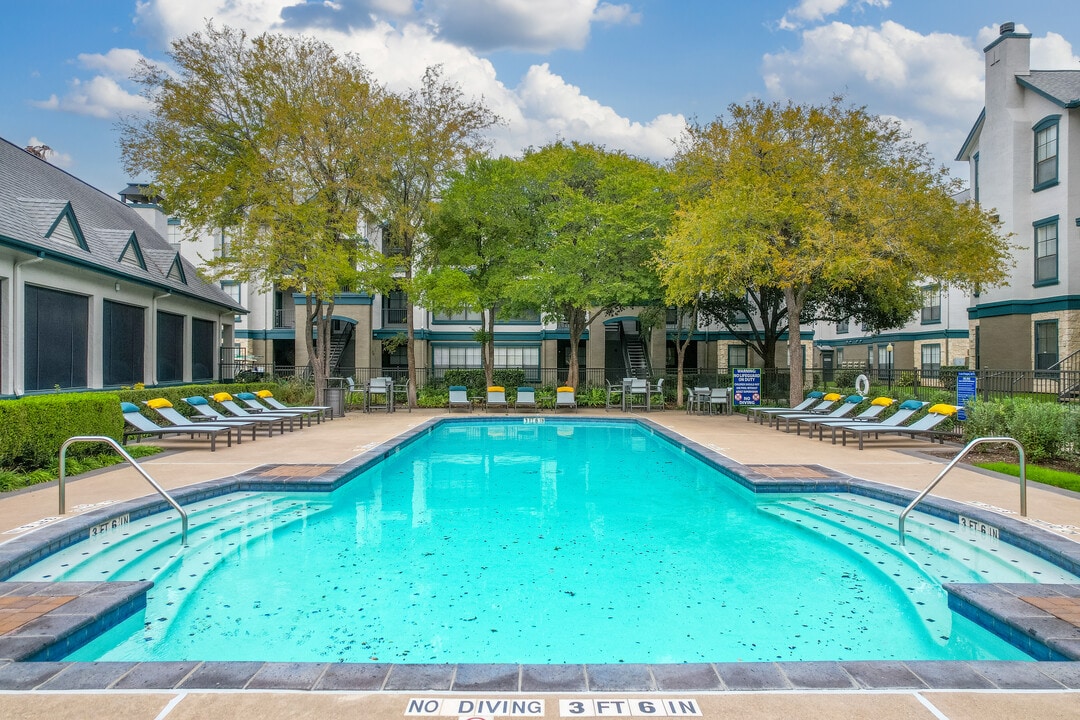 Westmount at Eldridge in Houston, TX - Building Photo