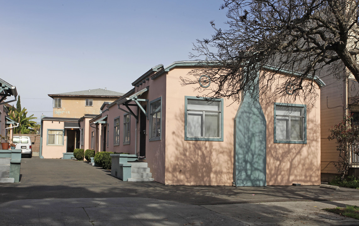 357 Lester Ave in Oakland, CA - Foto de edificio